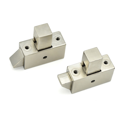 30*32 mm Lega di zinco Chiusura a stagno a carica di molla Bolt Spingere a chiudere Catch Toggle Chiusura