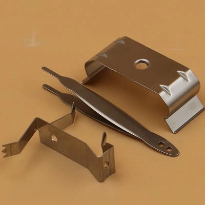Prodotti di hardware di precisione in acciaio inossidabile a fornitura diretta con pinze metalliche personalizzate