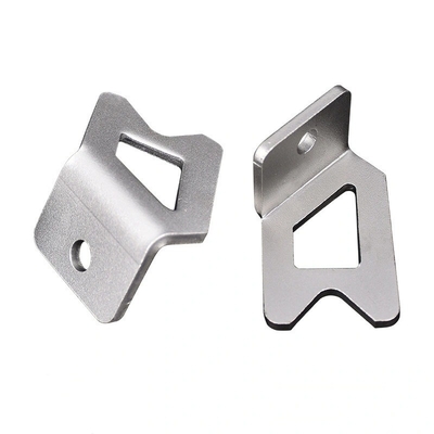 Servizio di stampaggio hardware CNC OEM per parti in acciaio inossidabile e alluminio a lamiera di metallo di piccole dimensioni