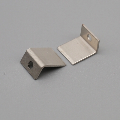 Prodotti di hardware di precisione Parti di stampaggio in fabbriche per stampi per foratura di metallo su misura