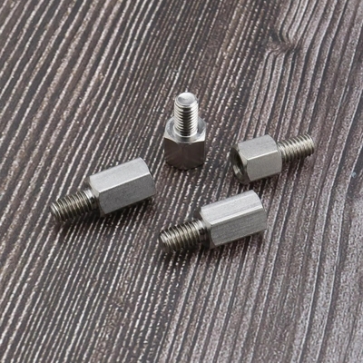 OEM CNC Hardware Parts Male To Female Thread Hex Fasteners con prestazioni eccellenti