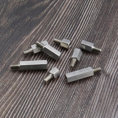 OEM CNC Hardware Parts Male To Female Thread Hex Fasteners con prestazioni eccellenti