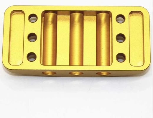 Componenti hardware CNC in ottone con rivestimento in polvere per la lavorazione di parti nell'industria aeronautica