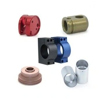 Componenti hardware CNC in ottone con rivestimento in polvere per la lavorazione di parti nell'industria aeronautica