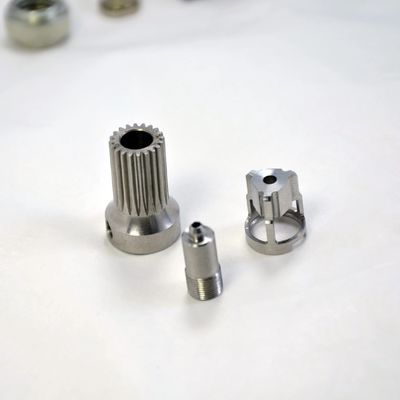 Parti e servizi di hardware OEM CNC stampaggio personalizzato in acciaio inossidabile per la lavorazione