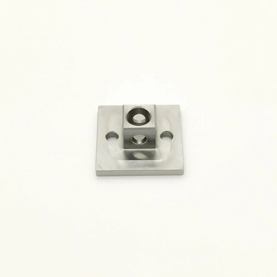 Processo di timbraggio di prodotti hardware CNC in ottone alluminio