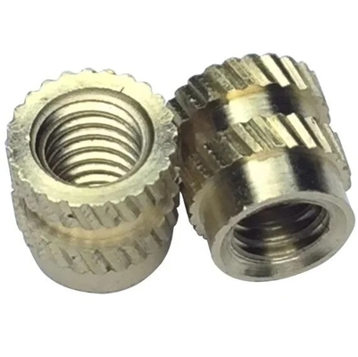 Componenti hardware OEM CNC connettori in ottone lavorati su misura con processo di stampaggio